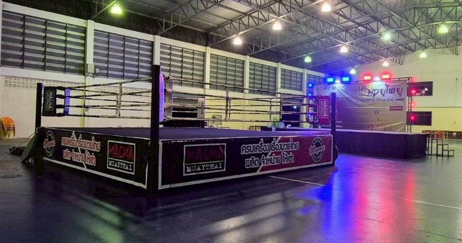 เวทีประธานพร้อมทางเดิน